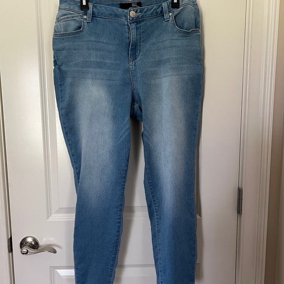 Super soft jeans by 1822 Denim - Picture 5 of 5